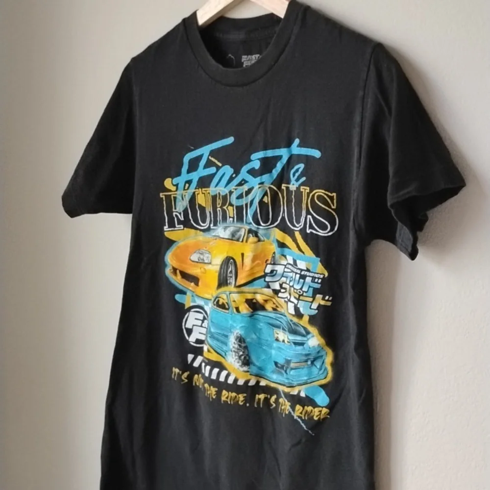 🌺💙 Set of 2 Graphic T-Shirts with Car Designs